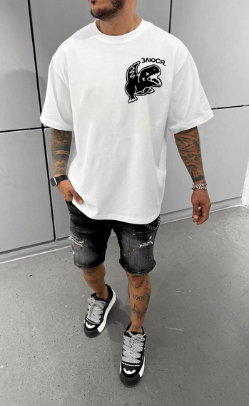 Футболка з мерчем