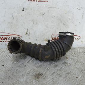 Патрубок повітряного фільтра 1.1 Mitsubishi Colt 2002-2013 Повітряний патрубок Міцубісі Кольт A1345200001