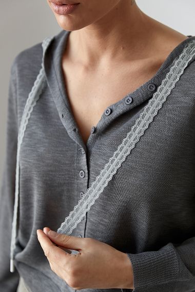 Легкий в'язаний кардиган на ґудзиках із капюшоном - темно-сірий цвет, ONE SIZE (є розміри) | Зображення 3