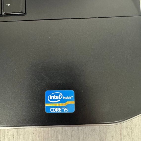 Ноутбук Б-клас Dell Latitude E5530 / 15.6" (1366x768) TN / Intel Core i5-3210M (2 (4) ядра по 2.5 - 3.1 GHz) / 4 GB DDR3 / 120 GB SSD / Intel HD Graphics 4000 / WebCam б/в | Зображення 3