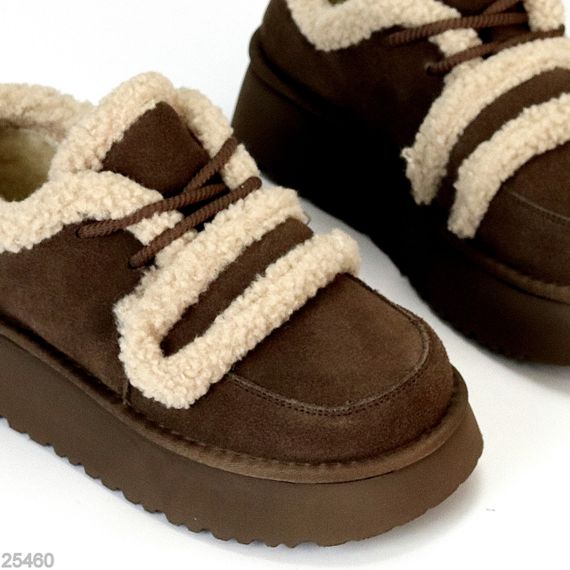 Трендовые замшевые школадные бежевые кроссовки-угги на липучке | Зображення 1