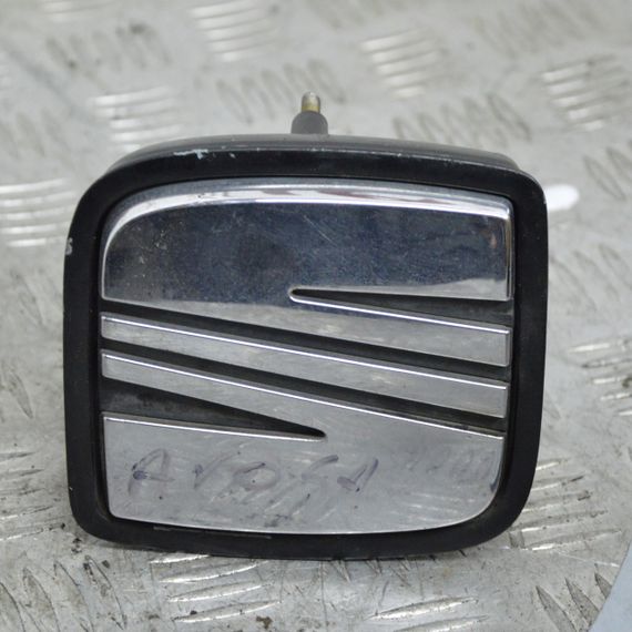 Ручка кришки багажника Seat Cordoba Ibiza II 1999-2002 Емблема замок Сеат Кордоба Ібіца 6K0827565K | Зображення 2