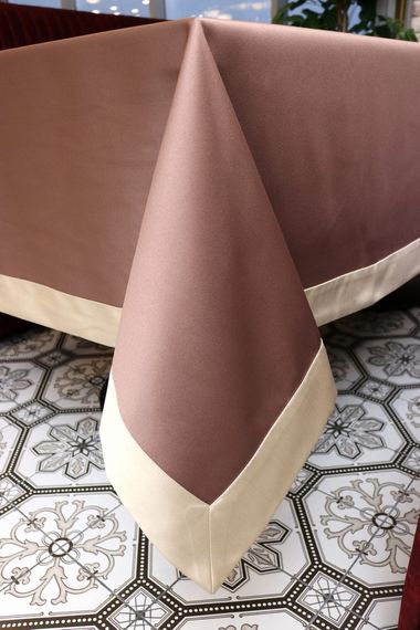 Скатертина двостороння Kayra Blackout 160×285 см, Коричнево-кремова | Зображення 1