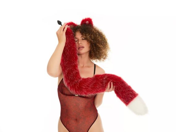 Анальний хутряний хвіст без пробки, Темно-красний з білим кінчиком, OKOVA 100 см. sexstyle | Зображення 2