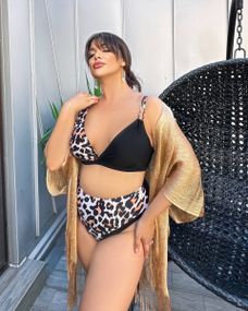 Роздільний чорний купальник PLUS SIZE з високими плавками та лео принтом
