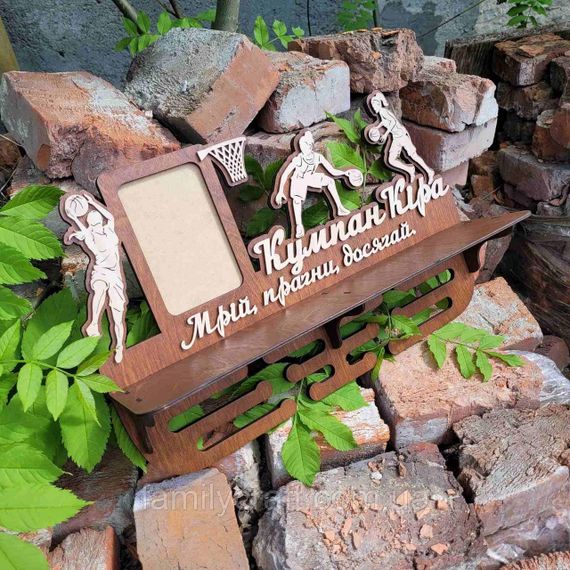 Медальниця з фоторамкою і полицею для кубків Дерев'яний тримач для медалей Органайзер для нагород Баскетбол | Зображення 1