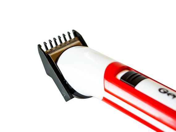 Аккумуляторный мужской триммер для бороды усов и тела Gemei GM 702 3W Red машинка для стрижки | Зображення 1