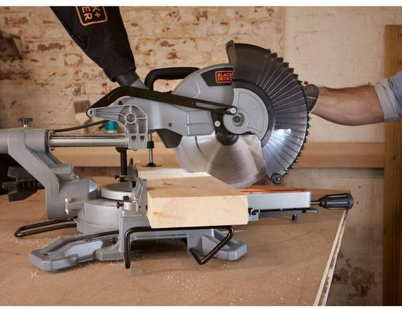 Пила торцювальна мережева BLACK+DECKER BES710 | Зображення 2