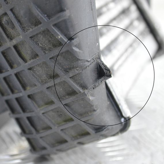 Радіатор інтеркулера 2.5 TDI Audi A4 лівий радіатор інтеркулера Ауді А4 8E0145805P | Зображення 6