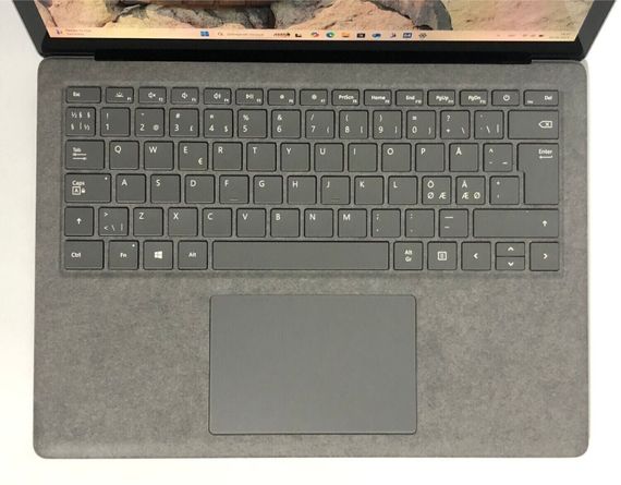 Ультрабук Microsoft Surface Laptop 3 1867 / 13.5" (2256x1504) IPS Touch / Intel Core i5-1035G7 (4 (8) ядра по 1.2 - 3.7 GHz) / 8 GB DDR4 / 128 GB SSD / Intel Iris Plus Graphics / WebCam / Win 11 Pro б/у + Подарок Флеш-накопитель Kingston 64GB | Зображення 7