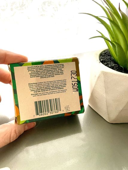 Твердий шампунь для сухого волосся faith in nature shea & argan shampoo bar | Зображення 2