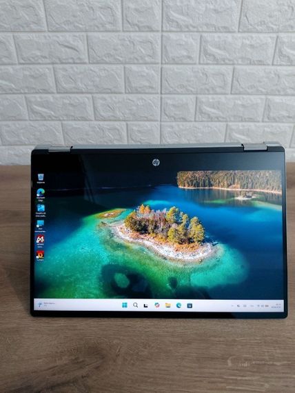 Ноутбук-трансформер HP Pavilion x360 / 15.6" (1920x1080) IPS Touch / Intel Core i5-8265U (4 (8) ядра по 1.6 - 3.9 GHz) / 8 GB DDR4 / 256 GB SSD M.2 + 1000 GB HDD / Intel UHD Graphics / WebCam б/в | Зображення 2