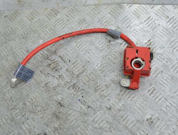 Клема аккумулятора плюсова BMW X1 E84 2009-2013 Клема акб плюсова БМВ х1 е84 9217018 921701801