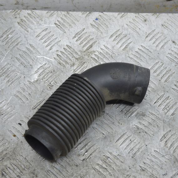 Патрубок повітряного фільтра Opel Corsa D 2006-2014 Трубка шланг повітря Опель Корса Д T2267 | Зображення 1