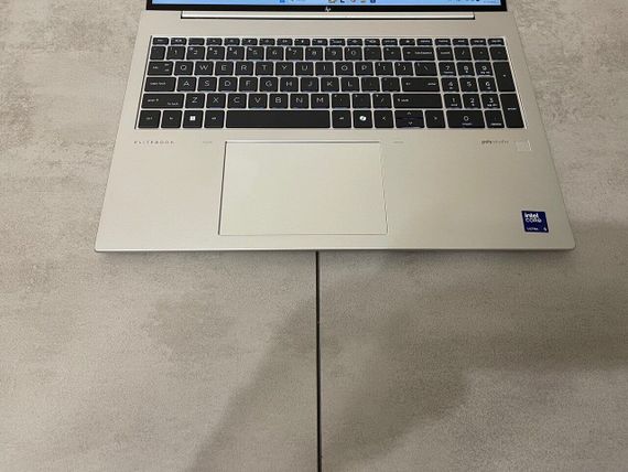 Ультрабук HP EliteBook 860 G11 / 16" (1920x1200) IPS / Intel Core Ultra 5 125U (12 (14) ядер по 1.3 - 4.3 GHz) / 16 GB DDR5 / 512 GB SSD M.2 / Intel Graphics / WebCam / Fingerprint б/в | Зображення 2