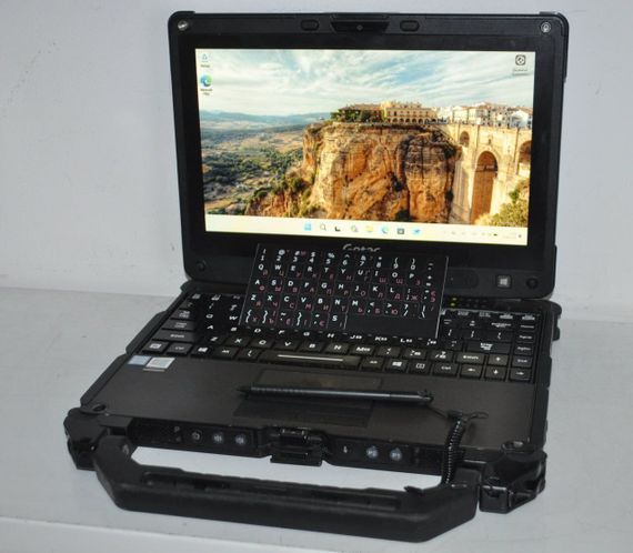 Захищений нетбук-трансформер Getac V110 G4 / 11.6" (1366x768) IPS Touch / Intel Core i7-7500U (2 (4) ядра по 2.7 - 3.5 GHz) / 8 GB DDR4 / 128 GB SSD / Intel HD Graphics 620 / WebCam / Стілус / Windows 11 Pro / Два АКБ б/в + Подарунок Миша та флешка | Зображення 2