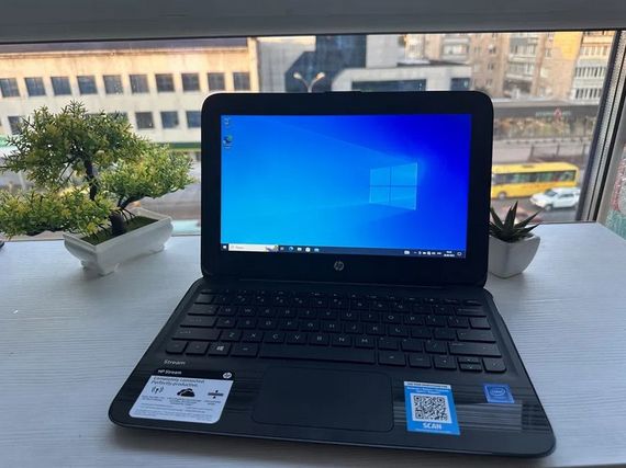 Ультрабук- Hp Stream 11.6 ” 4/32 GB SSD Intel Б/В