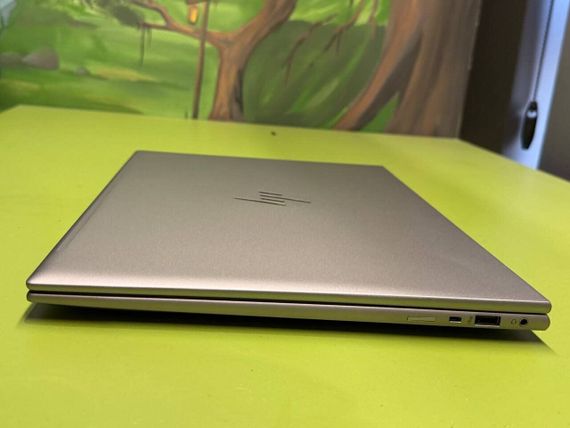 Мобільна робоча станція HP ZBook FireFly 16 G11 / 16" (1920x1200) IPS / Intel Core Ultra 7 165H (16 (22) ядер по 1.4 - 5.0 GHz) / 16 GB DDR5 / 512 GB SSD / nVidia RTX 500 Ada, 4 GB GDDR6, 64-bit / WebCam б/в | Зображення 3