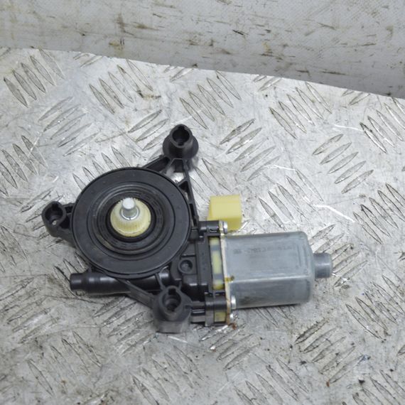 Моторчик склопідйомника передніх правих дверей Seat Leon Ateca 2012-2024 Сеат 5Q0959802B | Зображення 1