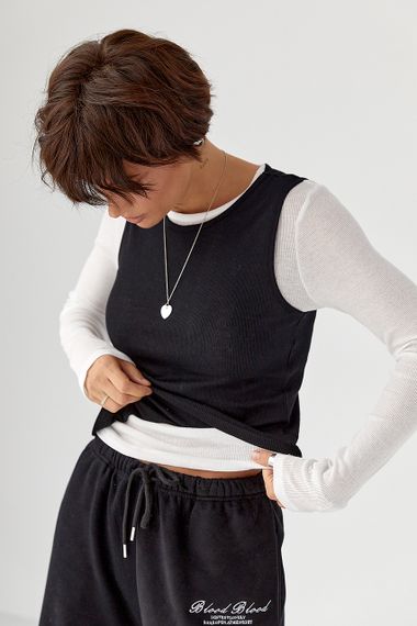 Двошаровий лонгслів у рубчик з імітацією жилетки - чорний цвет, L (є розміри)