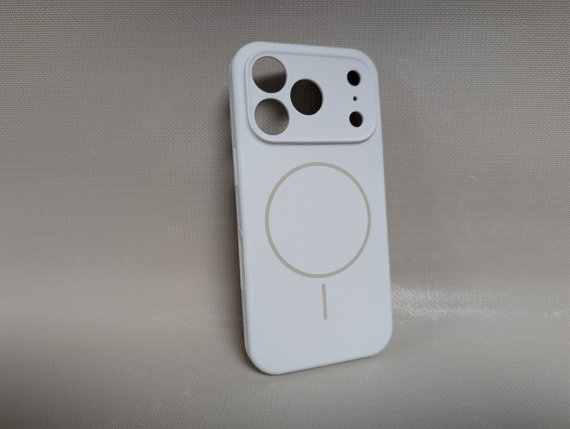 Чехол для iPhone 17 Pro / Айфон 17 Про, Soft Touch, противоударный, MagSafe, белый