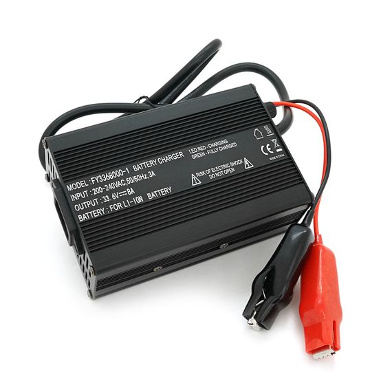 Зарядний пристрій для акумуляторів Li-ion 33.6V,8S,8A,+ крокодили,135x90x50mm | Зображення 1