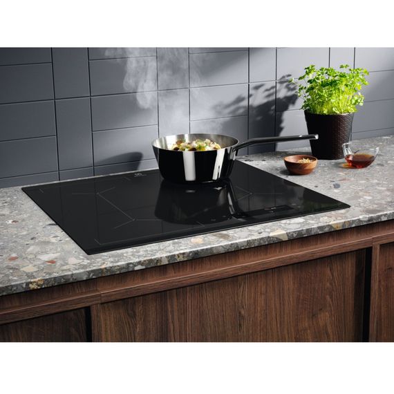 Варочная поверхность Electrolux EIS6648 | Зображення 2