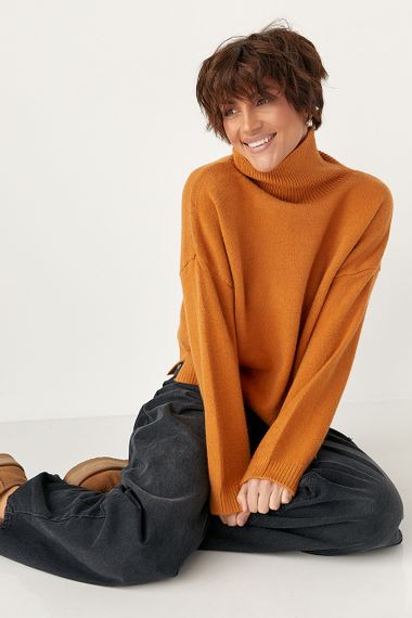 Теплий вільний гольф з розрізами внизу - теракотовий цвет, ONE SIZE (є розміри) | Зображення 4