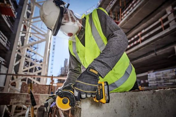 Пила дискова універсальна акумуляторна безщіткова 76*10мм DeWALT DCS438N | Зображення 5