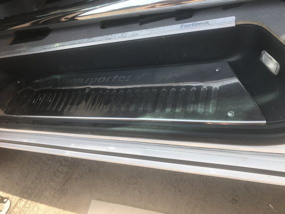 Накладки на внутрішні пороги (Carmos, сталь) 3 двері, Transporter для Volkswagen T5 Transporter 2003-2010 рр | Зображення 2