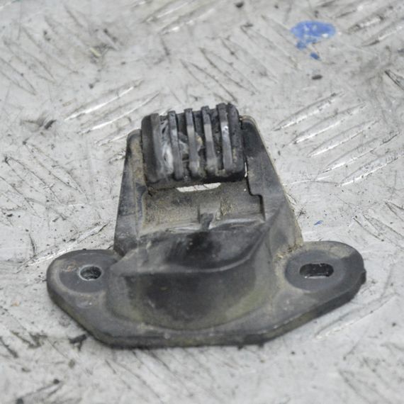 Відбійник кришки багажника правий Mazda 6 2007-2012 Відбійник кришки багажника правий Мазда 6 9E22 | Зображення 1