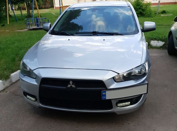 Підставка під номер (пластик) Під фарбування для Mitsubishi Lancer X 2008↗ рр. | Зображення 2