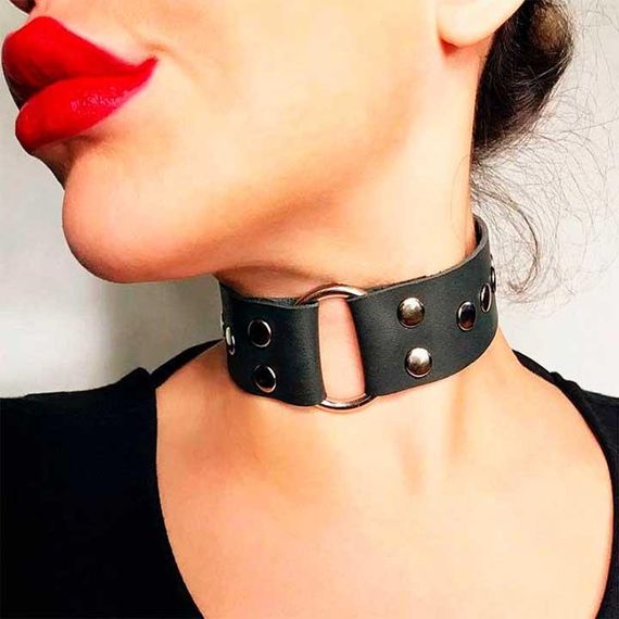 Чокер с заклёпками и кольцом чёрный – Садо-мазо