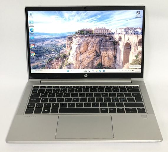 Ультрабук Б-класс HP ProBook 430 G8 / 13.3" (1366x768) TN / Intel Core i3-1115G4 (2 (4) ядра по 4.1 GHz) / 8 GB DDR4 / 256 GB SSD / Intel UHD Graphics / WebCam / Win 11 Pro б/у | Зображення 1