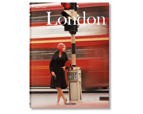 Книга Paris. Portrait of a City