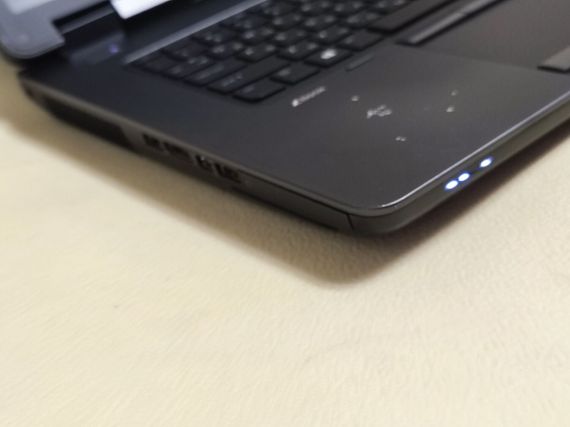 Мобильная рабочая станция HP ZBook 17 G2 / 17.3" (1600x900) TN / Intel Core i5-4200M (2 (4) ядра по 2.5 - 3.1 GHz) / 8 GB DDR3 / 256 GB SSD / nVidia Quadro K610M, 1 GB GDDR5, 64-bit / WebCam / DVD-ROM б/у | Зображення 3