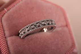 Женское обручальное кольцо из белого золота 15