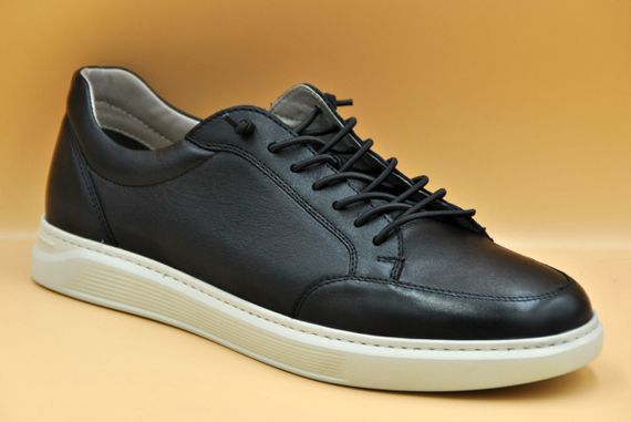 Шкіряні чоловічі кросівки на шнурку 41 розмір