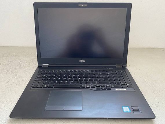 Ноутбук Б-класс Fujitsu LifeBook U757 / 15.6" (1920x1080) IPS / Intel Core i5-7200U (2 (4) ядра по 2.5 - 3.1 GHz) / 8 GB DDR4 / 256 GB SSD / Intel HD Graphics 620 / WebCam / HDMI б/у | Зображення 1