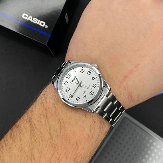 Чоловічий годинник Casio MTP-V001D-7B | Зображення 1