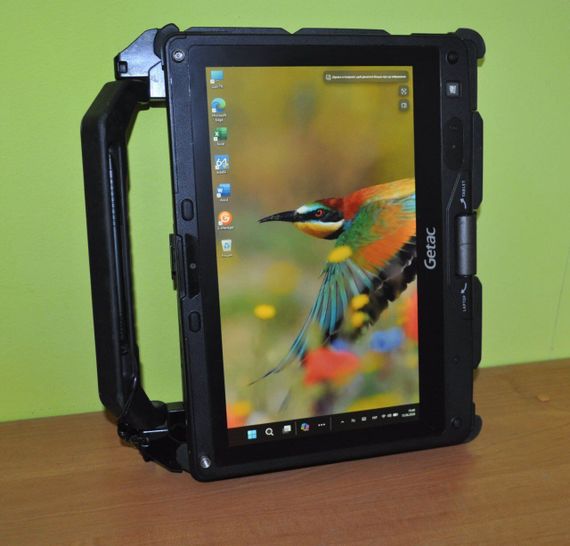 Защищенный нетбук-трансформер Б-класс Getac V110 G4 / 11.6" (1366x768) IPS Touch / Intel Core i7-7500U (2 (4) ядра по 2.7 - 3.5 GHz) / 16 GB DDR4 / 128 GB SSD / Intel HD Graphics 620 / WebCam / Стилус / Windows 11 Pro / Два АКБ б/у + Подарок Флешка 32 GB | Зображення 6