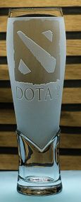 Пивной бокал крафтовый 440 мл Dota 2 Дота 2 с гравировкой стеклянная кружка сувенир для геймера