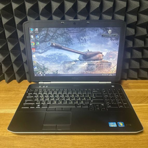 Ноутбук Dell Latitude E5520 / 15.6" (1366x768) TN / Intel Core i5-2410M (2 (4) ядра по 2.3 - 2.9 GHz) / 8 GB DDR3 / 128 GB SSD / Intel HD Graphics 3000 / WebCam / DVD-ROM б/у | Зображення 1