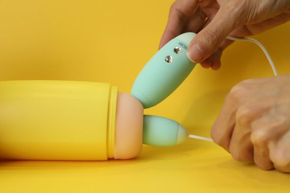 Вакуумний стимулятор з віброяйцем 2-в-1 KISTOY Miss VV Cyan | Зображення 6