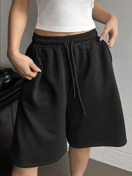 Женские длинные шорты оверсайз широкие свободные SSH710 цвет черный, размер onesize 42/46