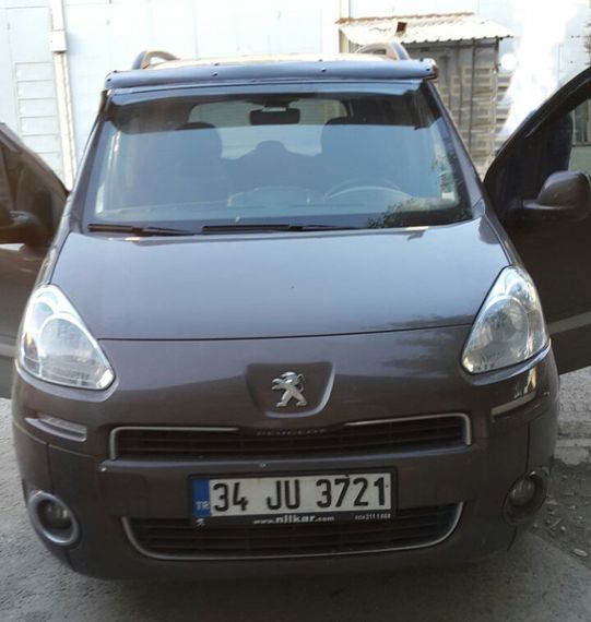 Козырек на лобовое стекло (черный глянец, 5мм) для Peugeot Partner Tepee 2008-2018 гг | Зображення 1