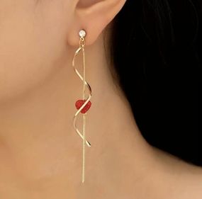 Сережки з червоними сердечками, сережки червоні сердечки, сережки сердечко, сережки з камінцями,сережки з камінчиками з підвісками