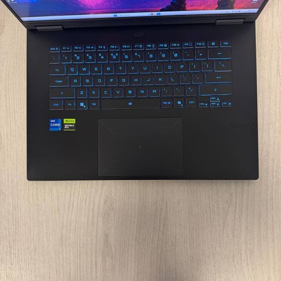 Игровой ноутбук Gigabyte A16 CVH / 16" (1920x1200) IPS / Intel Core i7-13620H (10 (16) ядер по 2.4 - 4.9 GHz) / 16 GB DDR5 / 1000 GB SSD NVMe / nVidia GeForce RTX 5060, 8 GB GDDR7, 128-bit / WebCam б/у | Зображення 2