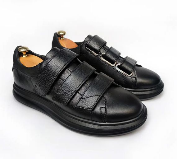 Чорні шкіряні кеди на липучках 40 розмір