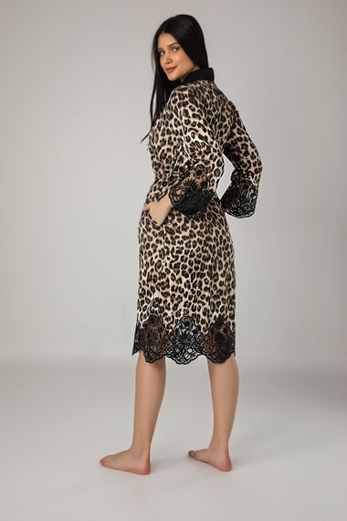 Жіночий сатиновий халат Nusa 15080 з мереживом, леопардовий S | Зображення 1